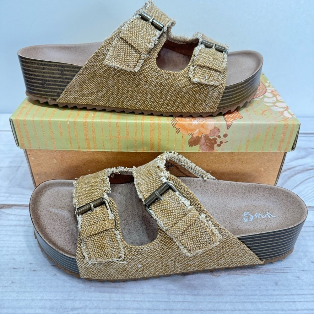 Very G Sandals Light Tan Robyn Canvas Raw Edge Buckle Strap Platform NEW